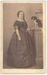 Rocchi Robotti, Antonietta / C. N. Bettini, Fotografia Felsinea, Livorno. - esec. ca. 1860. - 1 foto : albumina ; 87x54 mm.