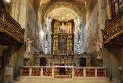 Presbiterio della chiesa del Carmine